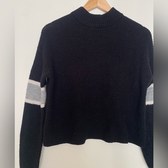 J and J mock neck sweater - black and white color blocking - size S - Picture 6 of 14